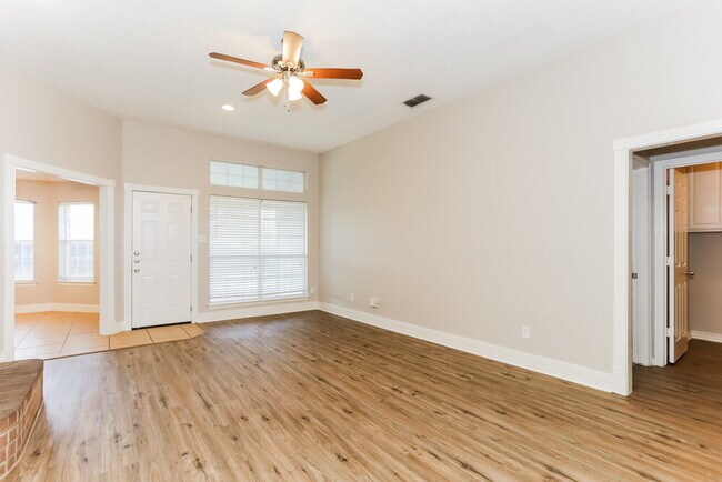 Photo - 724 Nicole Dr