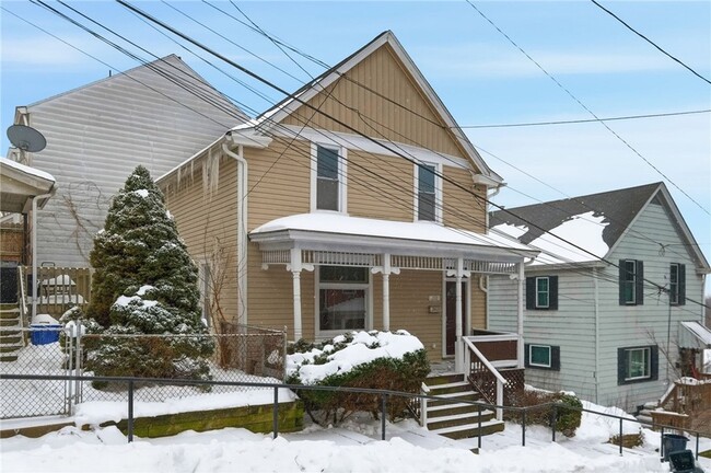 Photo - 112 Dewitt St