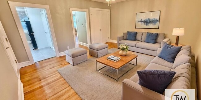 Building Photo - 1240 Hawthorne Pl Unit 1256 - C