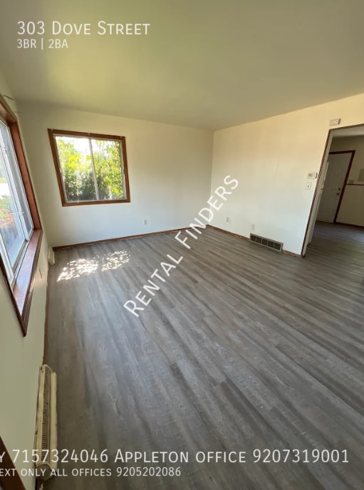 Photo - 303 Dove St