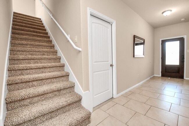 Photo - 719 Longstreet Dr