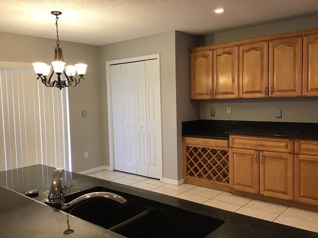 Photo - 914 Crystal Bay Ln