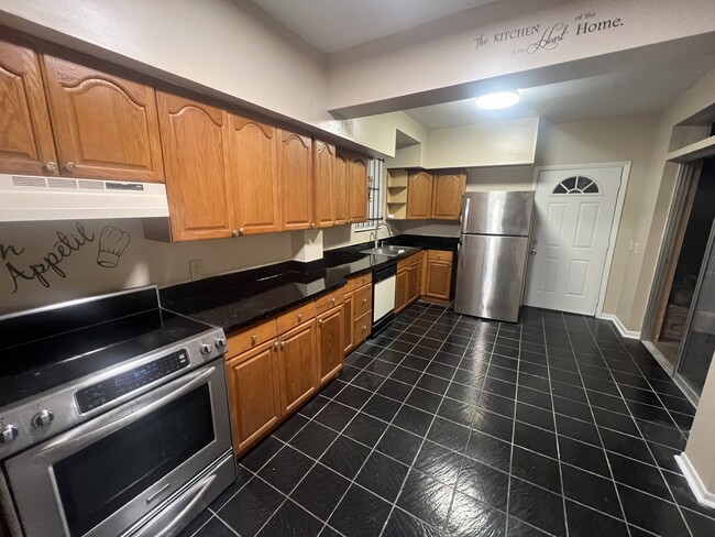 Photo - 1504 W 24th St