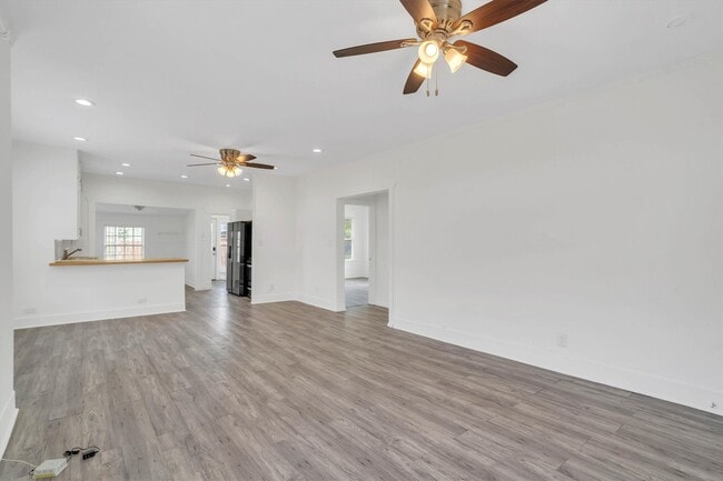 Photo - 1109 Gargan St