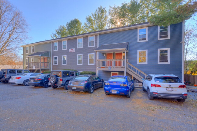 Photo - 208 Wharton St