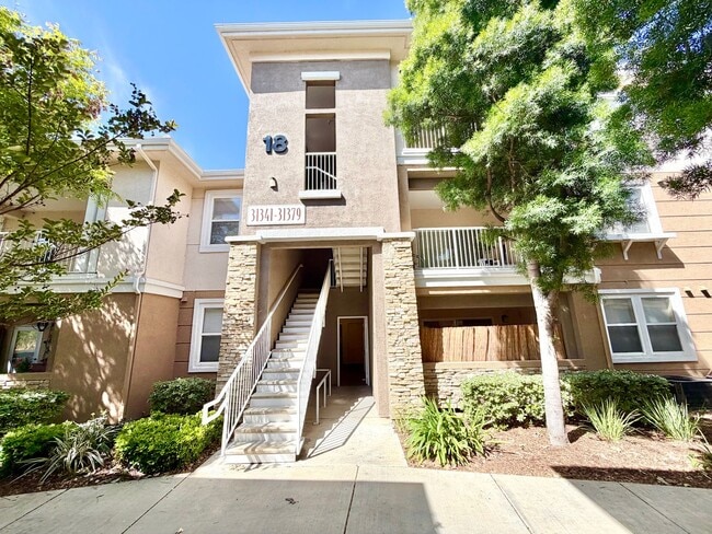 Building Photo - Stylish 2 Bedroom 2 Bathroom 1 Car Garage with Resort Style Amenities in Prime Temecula Location
