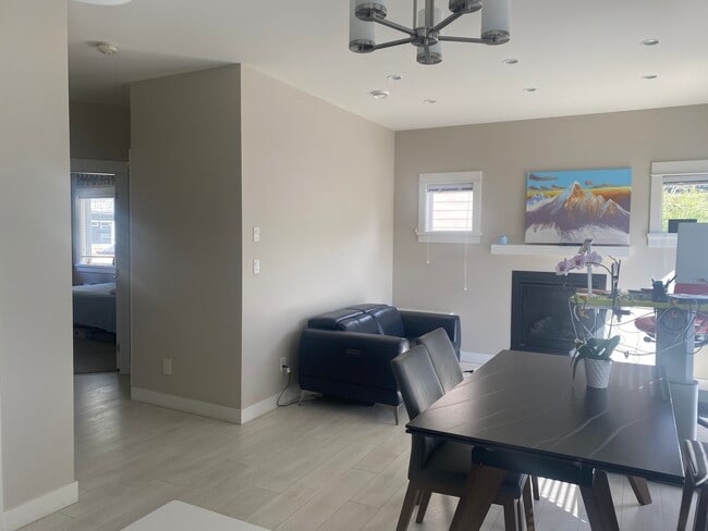 Photo - 2389 Lund Rd