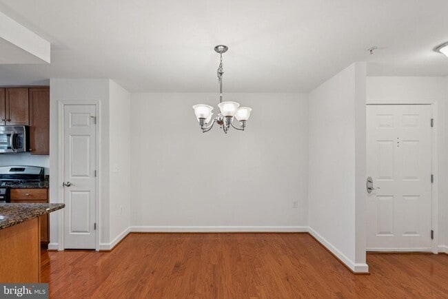 Photo - 4149 S Four Mile Run Dr Unidad 304