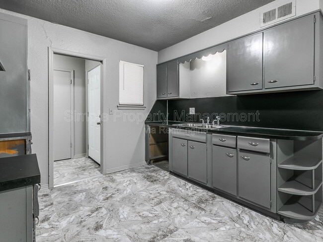 Photo - 249 NW 82nd St