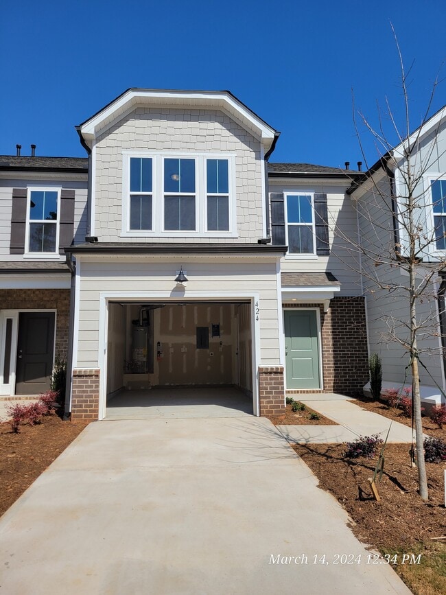 Building Photo - 424 Glen Clova Dr