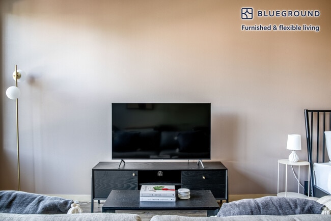 Photo - 3920 Stone Way N Unidad FL4-ID624