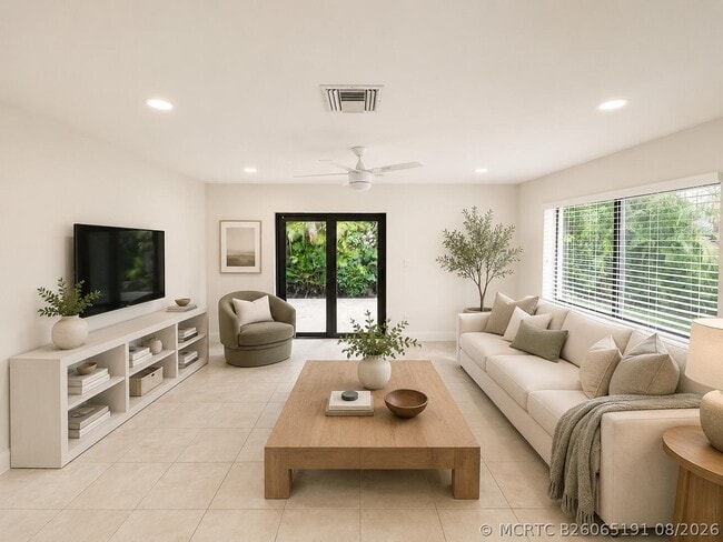 Photo - 825 Dogwood Dr