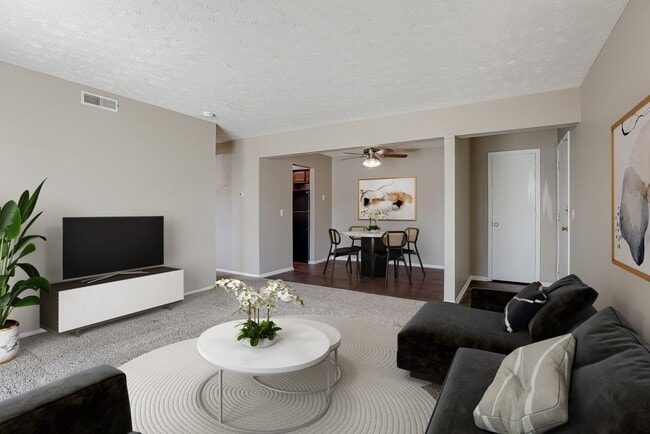 Omaha, NE Evergreen Terrace Apartments | 11A | Living - Evergreen Terrace