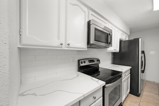 Photo - 7847 Green Lawn Dr Unidad True