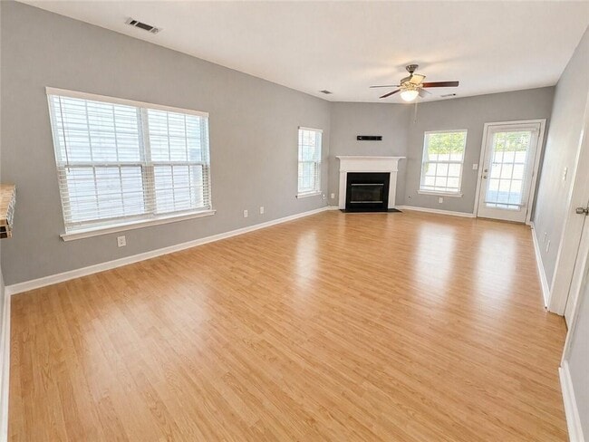 Photo - 1563 Rachel's Ridge NW