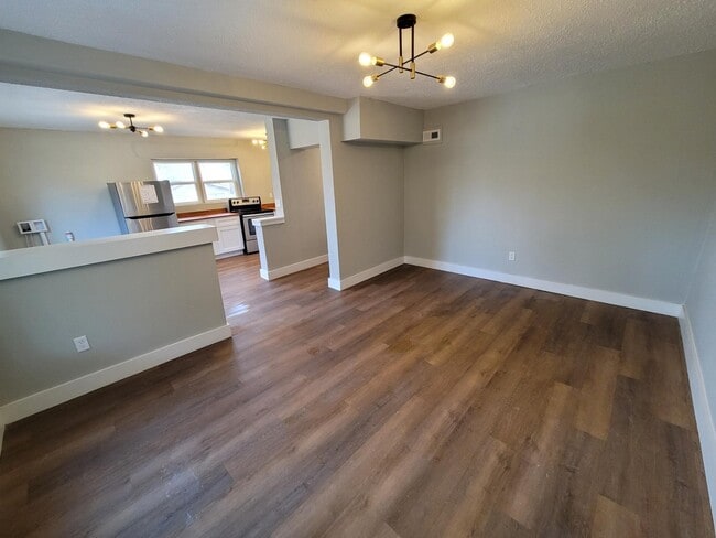 Building Photo - Sewanee (1105) Unit 5