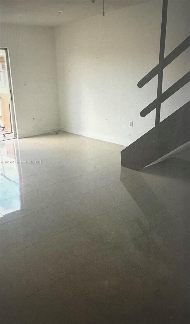 Photo - 1100 W 35th St Unit 27