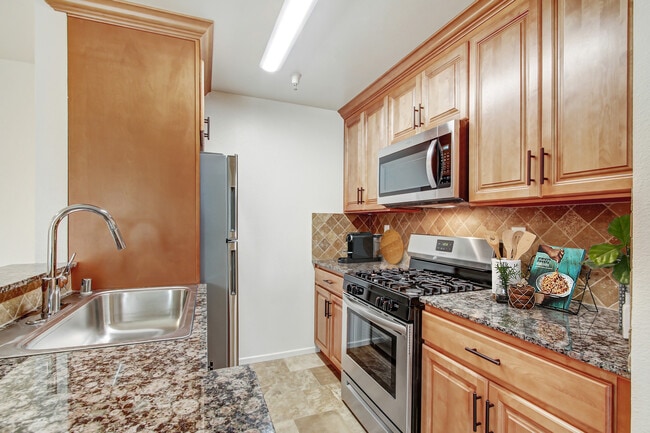 Building Photo - Sophia Ridge