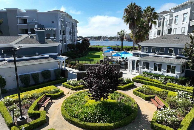 Photo - The Landing at Jack London Square