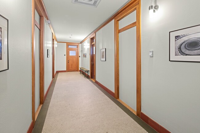 55 1/2 Haywood St, Apt 3B