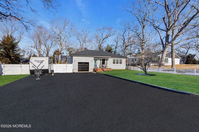 Photo - 242 Pennsylvania Ave