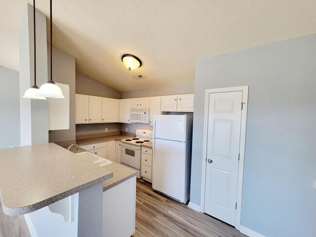 Photo - Available August 2025!– 3477 Forest Dale D...