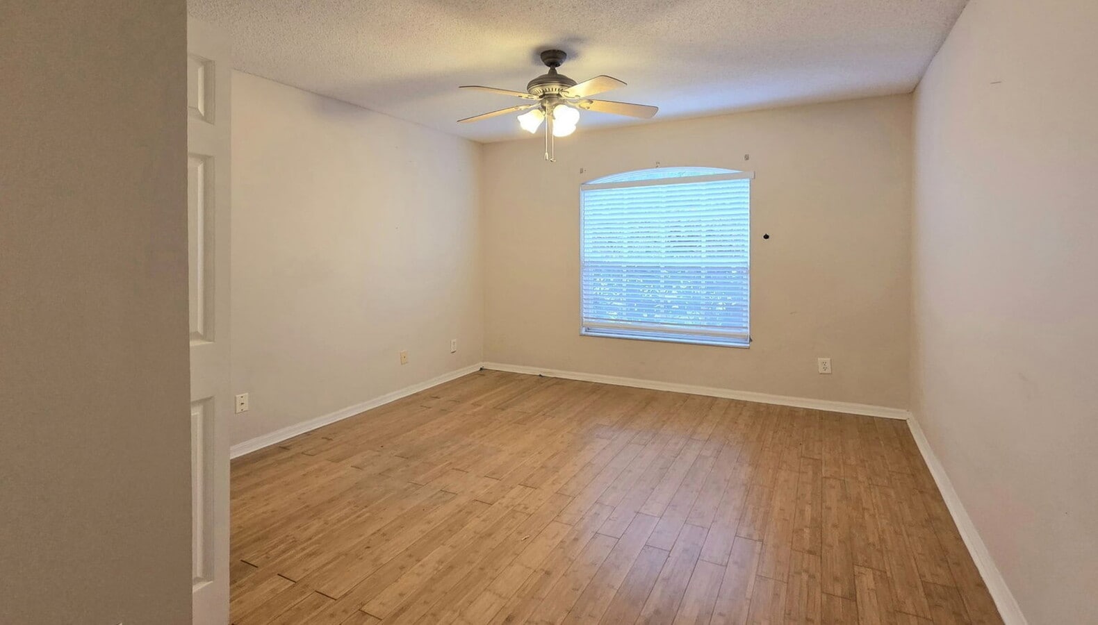 Photo - 13912 Valleybrooke Ln