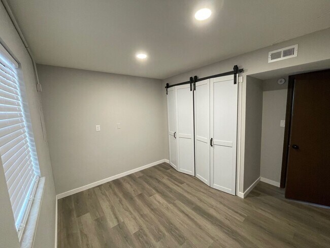 Photo - 2008 Juniper Dr Unit B