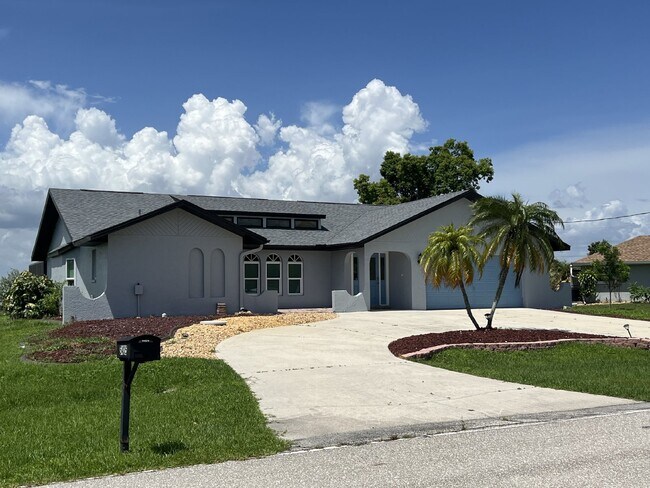 Photo - "3-Bedroom Furnished Retreat in the Gulf C...