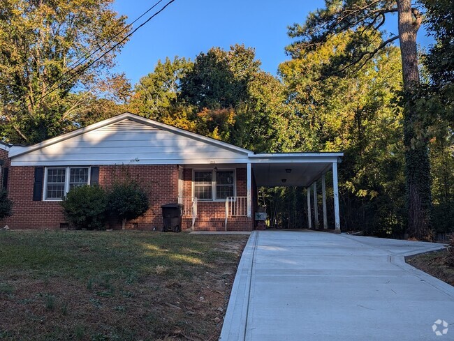 Building Photo - 310 Bracken St Rental