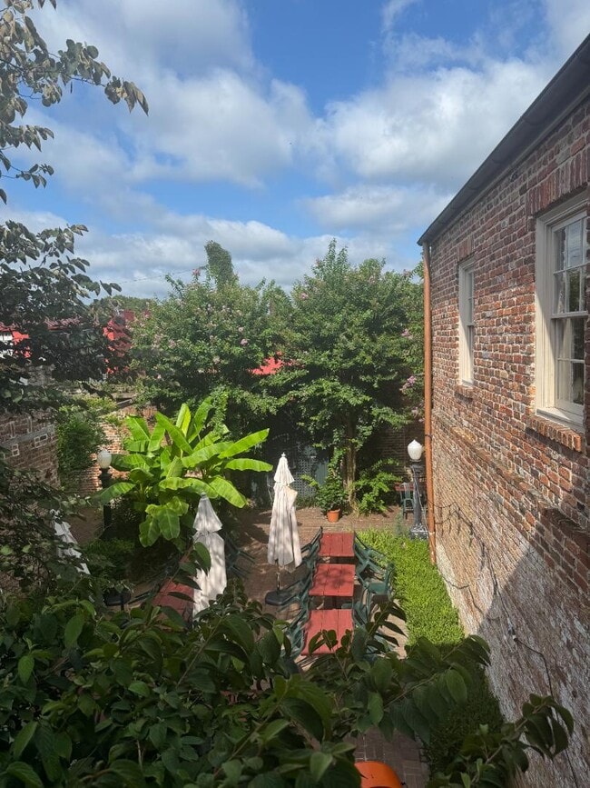 Photo - 404 N Sycamore St