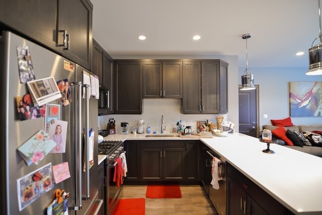 Photo - 4332 N Ashland Ave Unit M09H