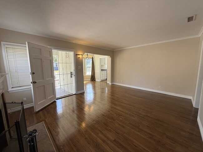 Building Photo - 3111 Jeffries Ave