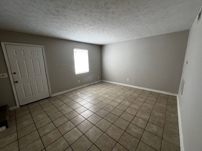 2708 Greystone Ct