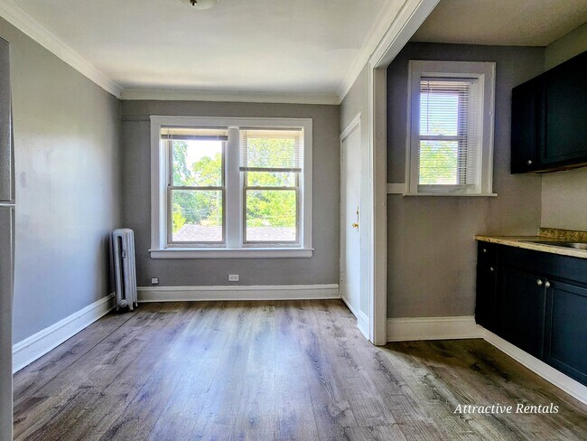 Photo - 5905 W Huron St Unit 2
