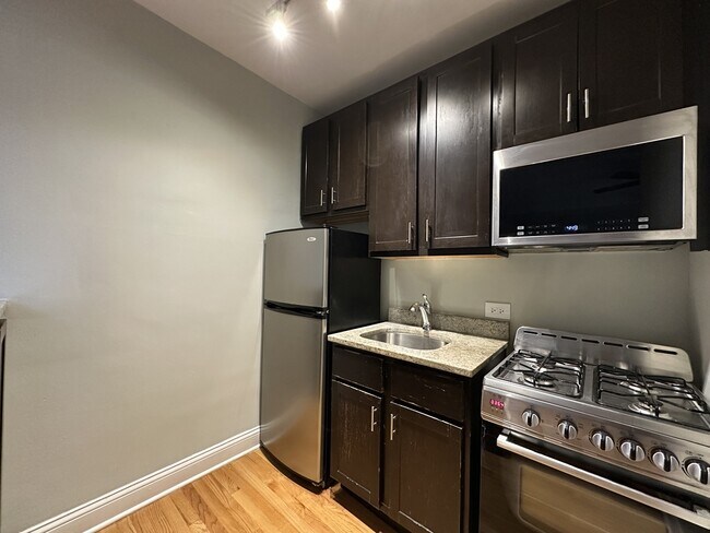 Photo - 4619 N Paulina St Unidad 402