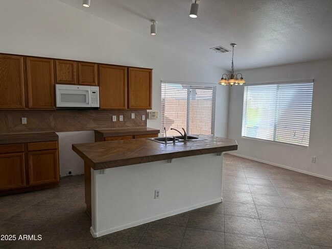 Photo - 1319 W Michelle Dr