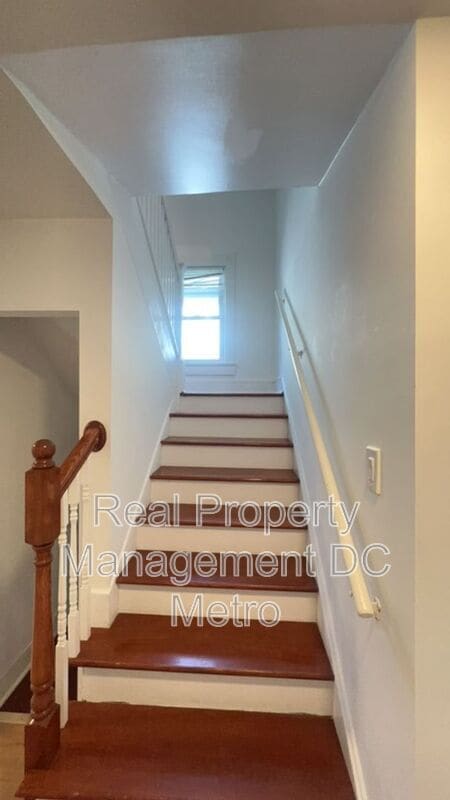 Photo - 1241 Monroe St NE