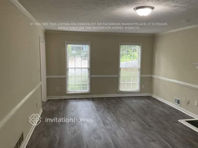 Photo - 4122 Deerbrook Way SW