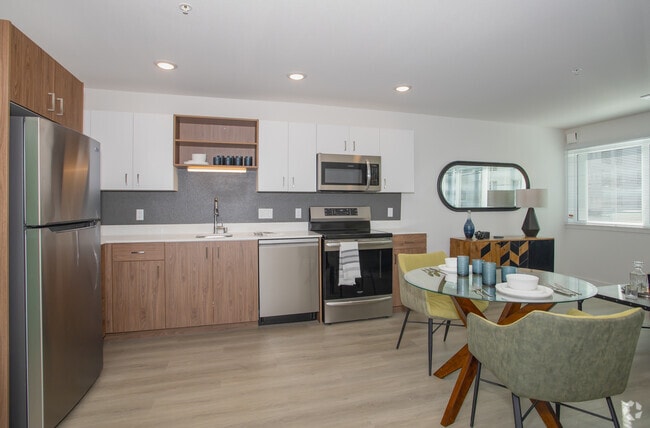 A-13 1BR, 1BA - 640SF - Kitchen - The Mod at Midtown