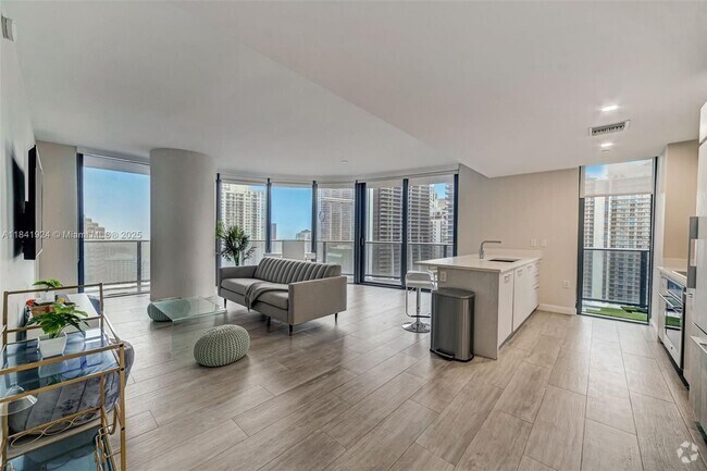 Building Photo - 45 SW 9th St Unit 2803 Rental