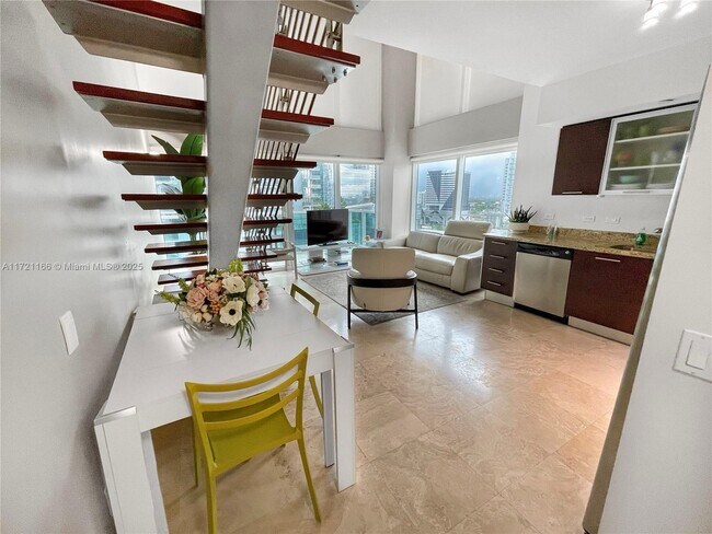 Photo - 41 SE 5th St Unidad 916 Rental