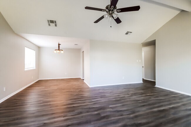 Photo - 5327 Enchanted Mist Dr