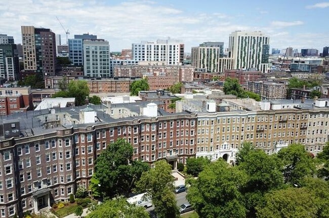 Building Photo - 125 Park Dr Unit # 36