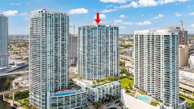 Building Photo - 90 SW 3rd St Unit 2807 Rental