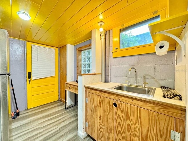 Photo - 6601 N Navin Ave