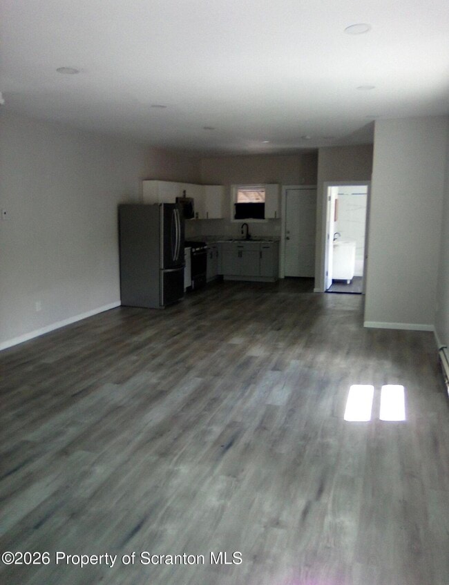 Building Photo - 1014 Capouse Ave
