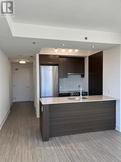 Photo - 310 Tweedsmuir Ave