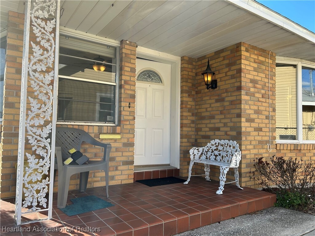 Photo - 740 Hickory St