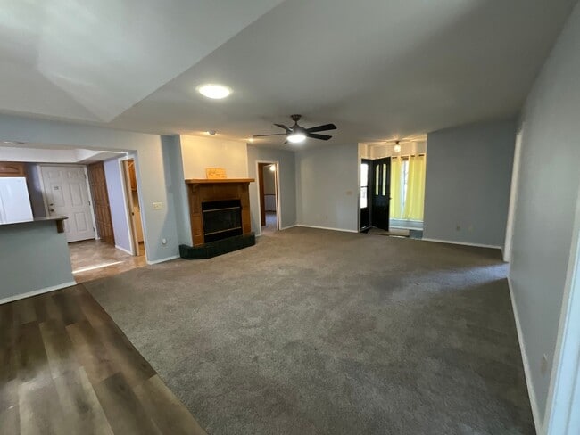 Photo - 12 Sunderland Dr